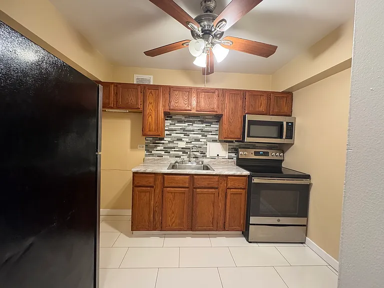 7337 S South Shore Dr #704 — Photo 4