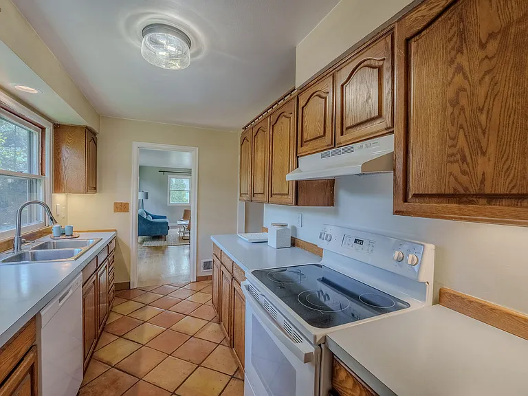 8109 SE Lorry Ave — Photo 16