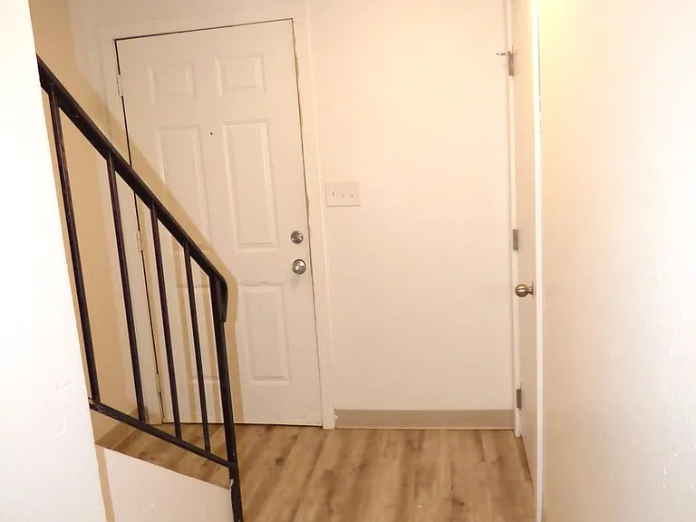 4116 Lancaster Dr NE — Photo 15