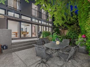 955 20th St, West Vancouver, BC