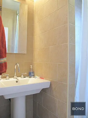 Rented by Bond New York | media 21