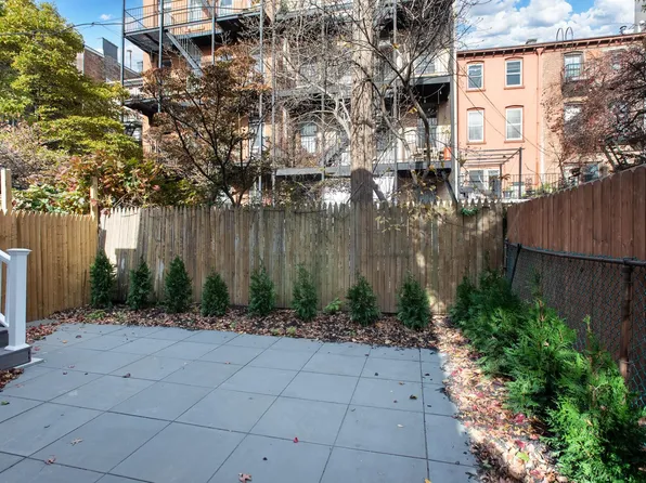 274 7th Street image 33 of 40