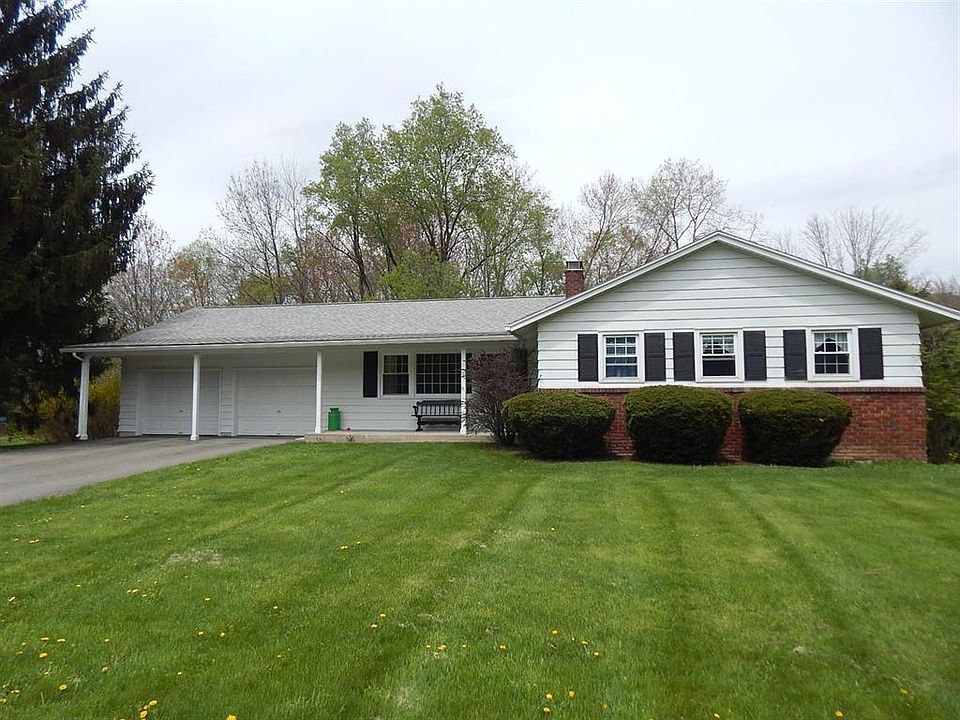 1st image of 127 Circle Dr