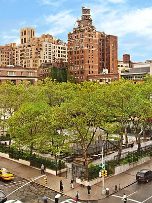 Sold by Sotheby's International Realty | media 18
