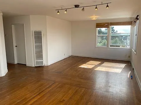 2560 Hyde St #3 — Photo 3
