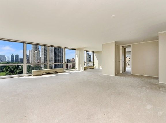 4th image of 330 W Diversey Pkwy APT 1301