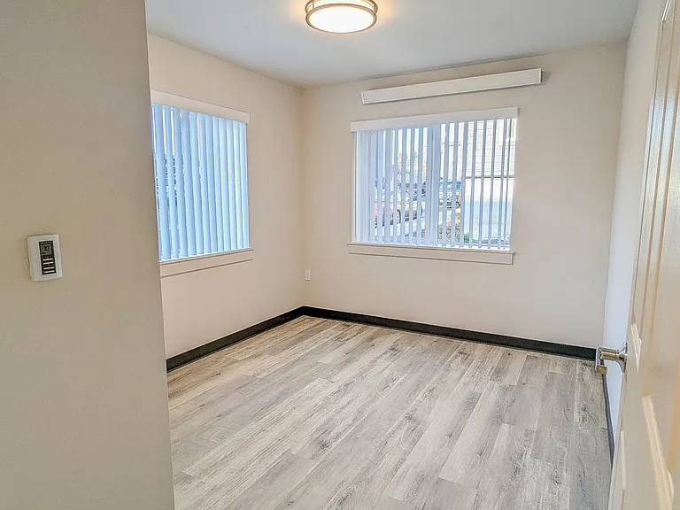 Kirkland Heights Apartments — Photo 124