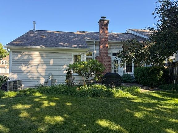 3rd image of 494 Ferndale Ln