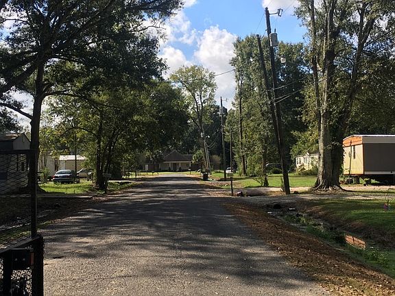 4th image of 15460 Shirley Dr
