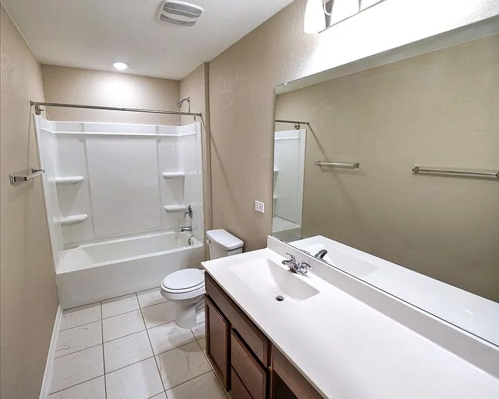 107 Kyle Cv — Photo 38