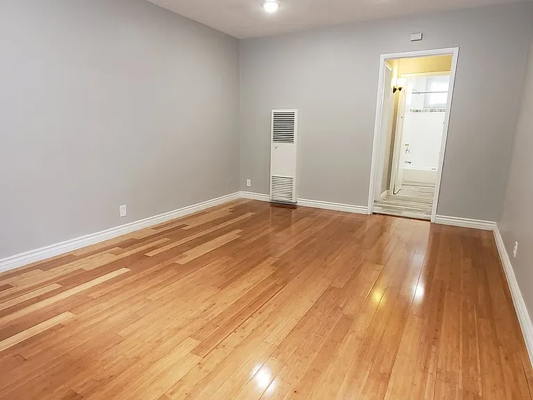 1306 N Las Palmas Ave #2 — Photo 3