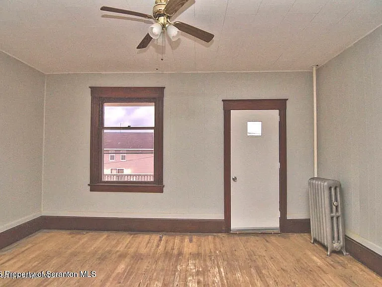 34 Simon Block Ave — Photo 13
