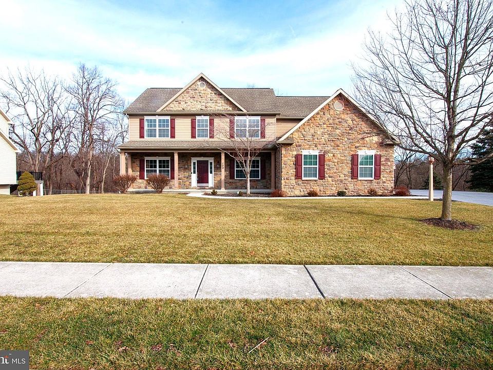 1st image of 109 Balfour Dr
