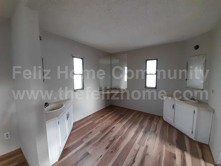 30 McLean Dr #48 — Photo 8