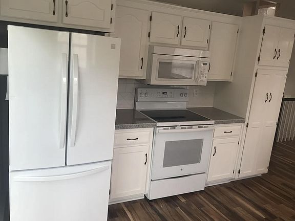 5th image of 2520 SE Winchester Dr