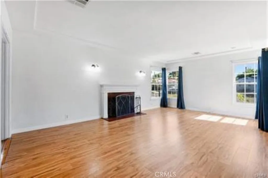 3 bed, 1470 sqft, $4,595 — Photo 2
