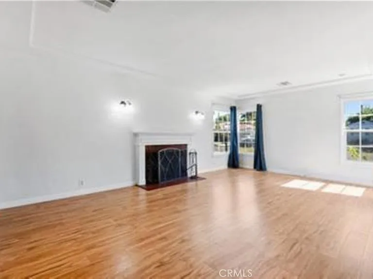 15235 La Maida St — Photo 2