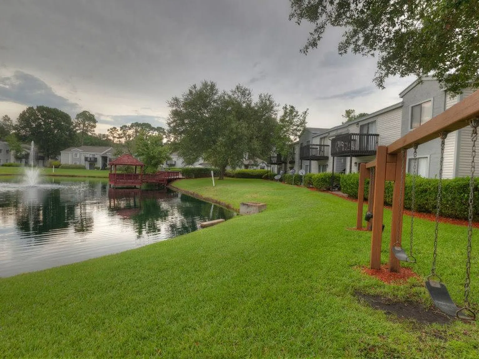 PALM TRACE APARTMENTS — Photo 3