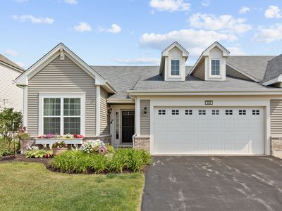 562 Autumn Cir, Pingree Grove, IL, 60140