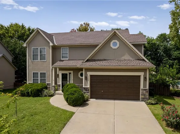15688 S Widmer St, Olathe, KS 66062