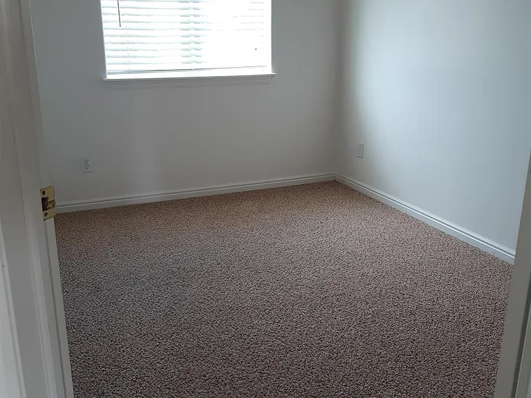 2619 Prospect Dr — Photo 7