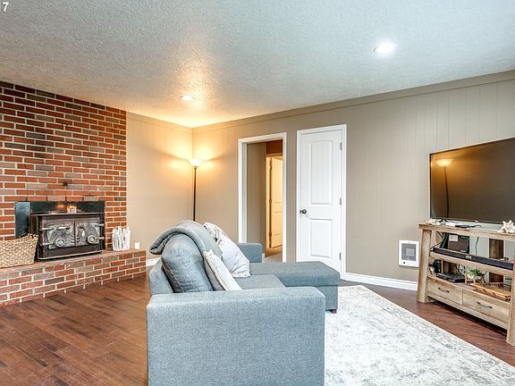 4th image of 1315 Dooley Ln