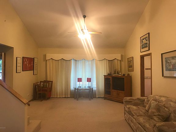 4th image of 28 W Glen Ave