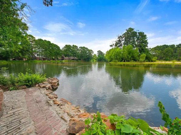 9515 Sotherloch Lake Dr, Spring, TX 77379
