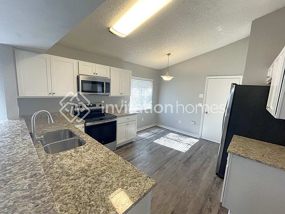 5th image of 1620 Weaver Dr