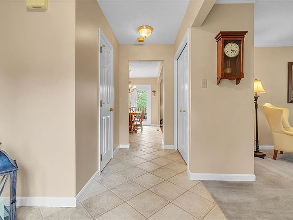 3rd image of 5495 Beverly Ct