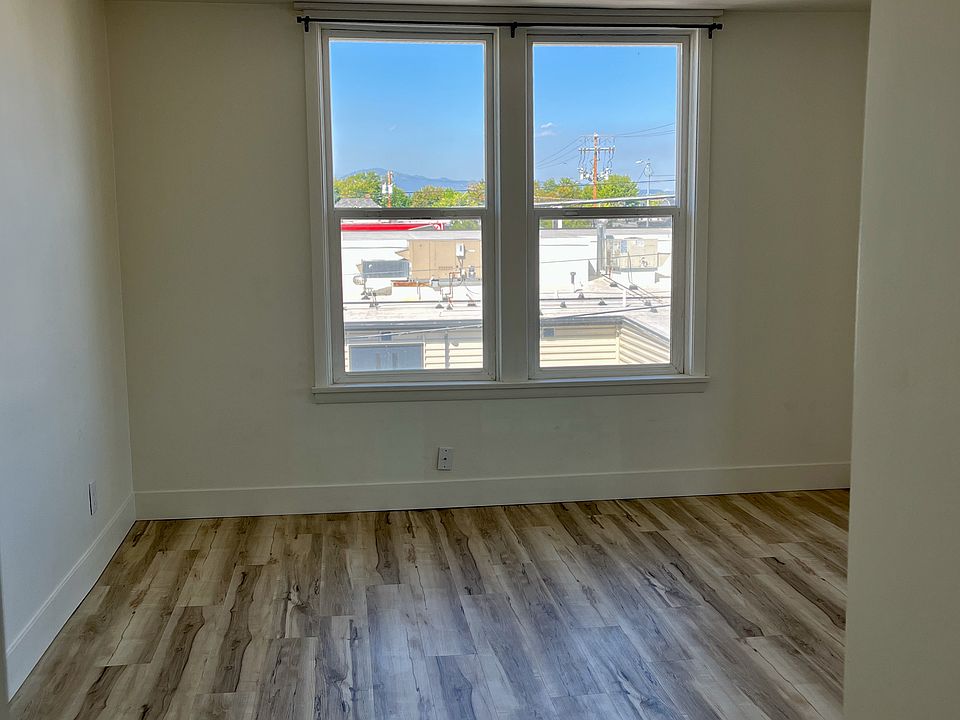 Living room photo 1.