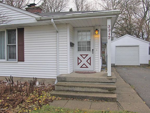 2nd image of 3317 Canterbury Ave