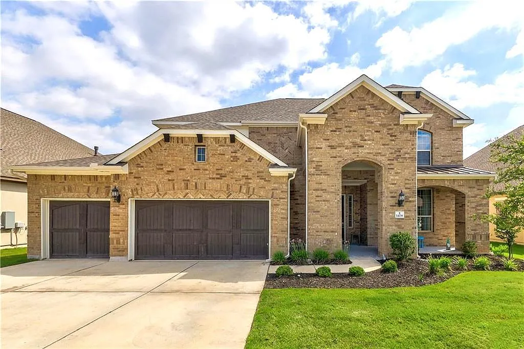 5 bed, 3.5 bath, 3878 sqft, $3,900 — Photo 1