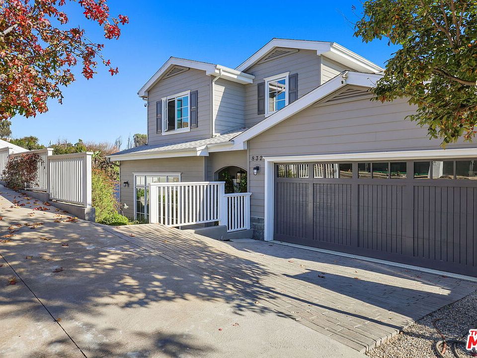 1st image of 832 Las Lomas Ave