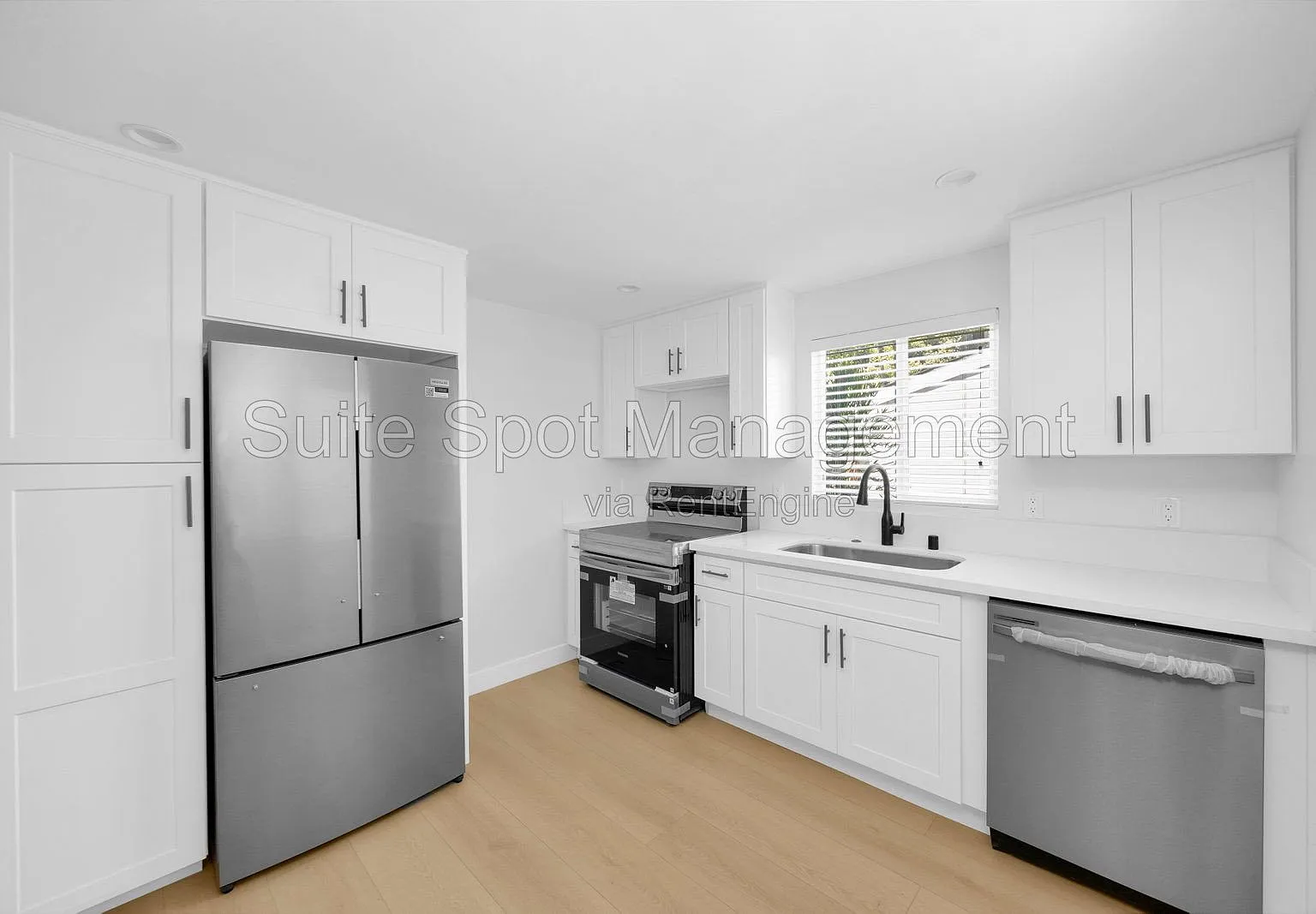 Studio, $1,400 — Photo 3