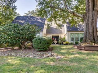 221 Saratoga Dr, Greer, SC 29650