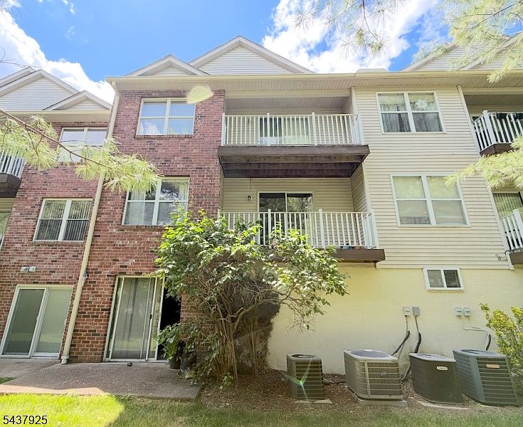 1st image of 17 Millie Ln