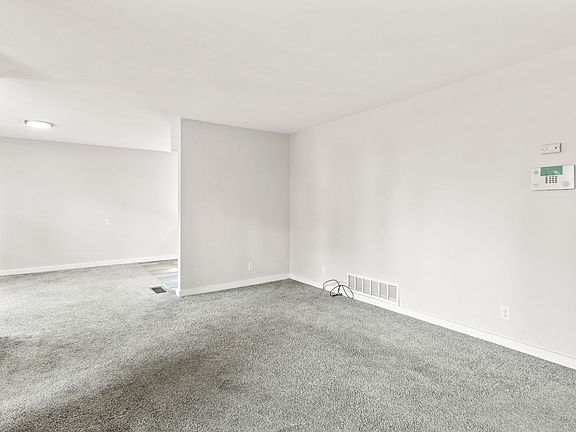 5th image of 327 Central Ave