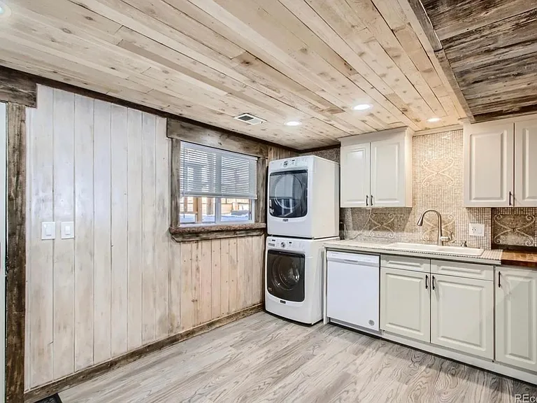 6249 Reed St — Photo 4