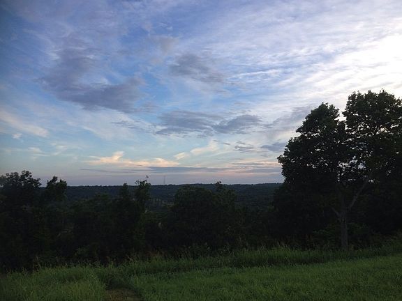 3rd image of 370 Sunset Dr