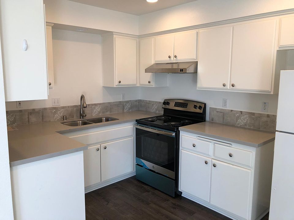 1st image of 2091 Lyndhurst Ave #2