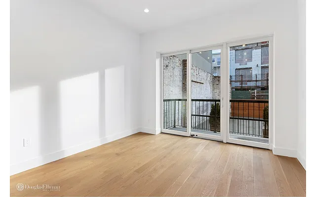 Sold by Douglas Elliman | media 14