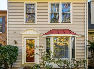 5409 New London Park Dr, Fairfax, VA 22032