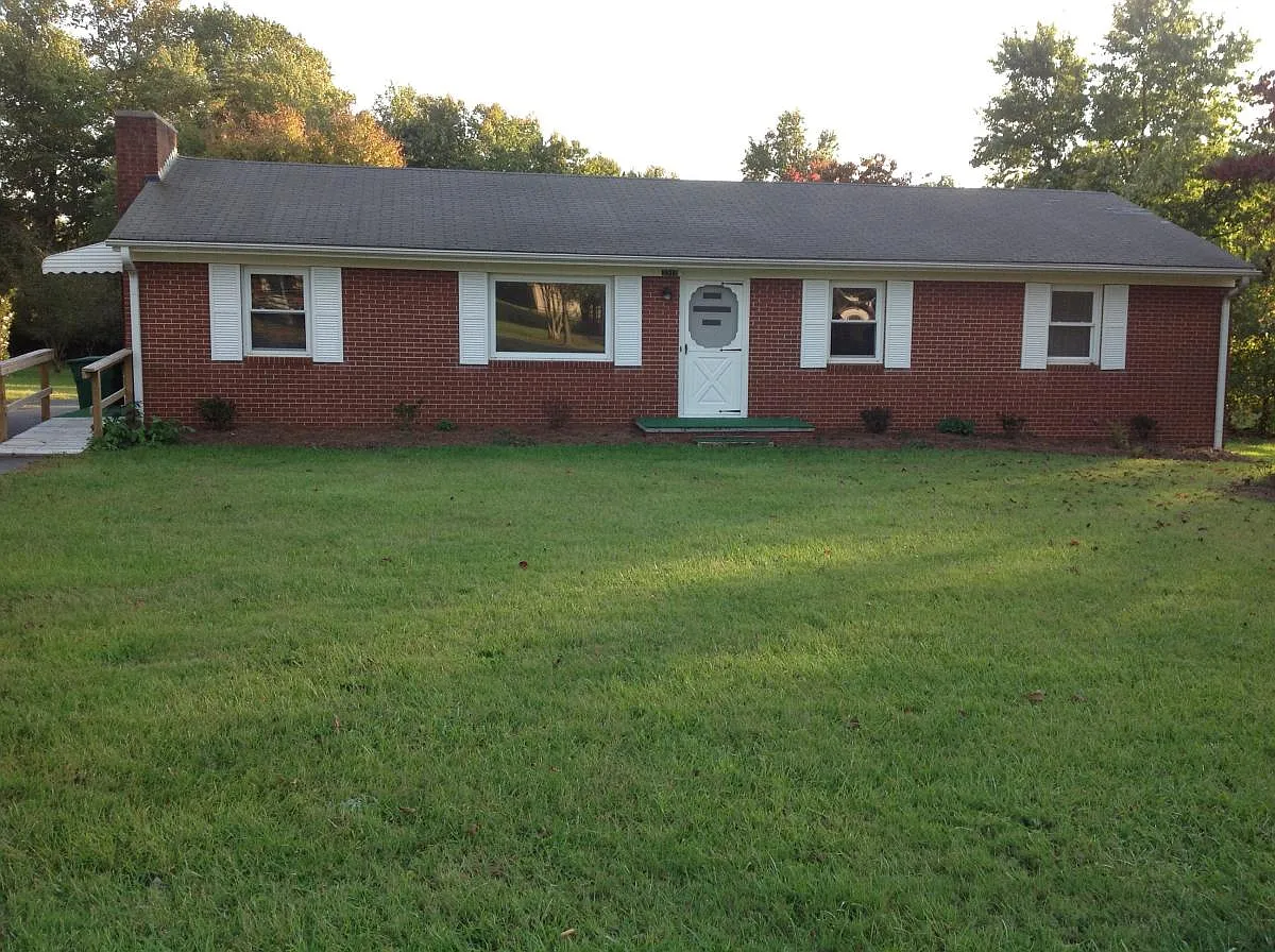 Old Hollow Road, Walkertown — Photo 1