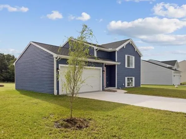 7858 Sierra Dr, Belding, MI 48809