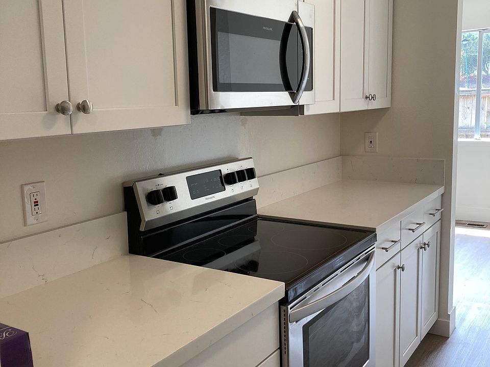 1st image of 809 Rosita Rd #809