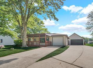 12215 Tompkins Pl, Crown Point, IN 46307