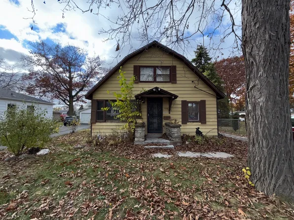 728 Kirkwood Ave, Winthrop Harbor, IL 60096