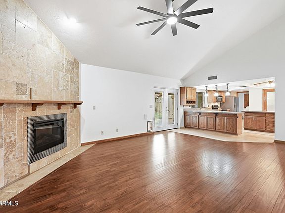 2nd image of 1023 E DERBY Drive
