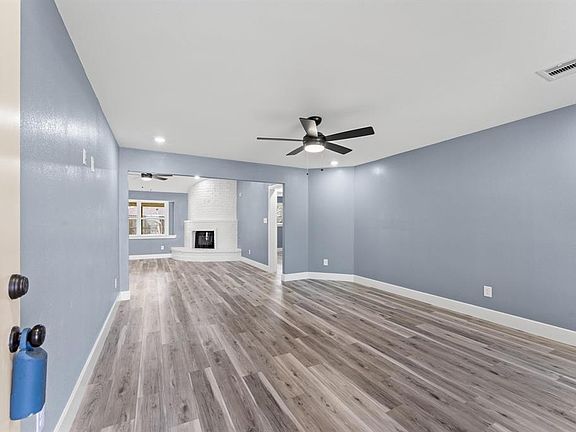 4th image of 11411 Longbrook Dr